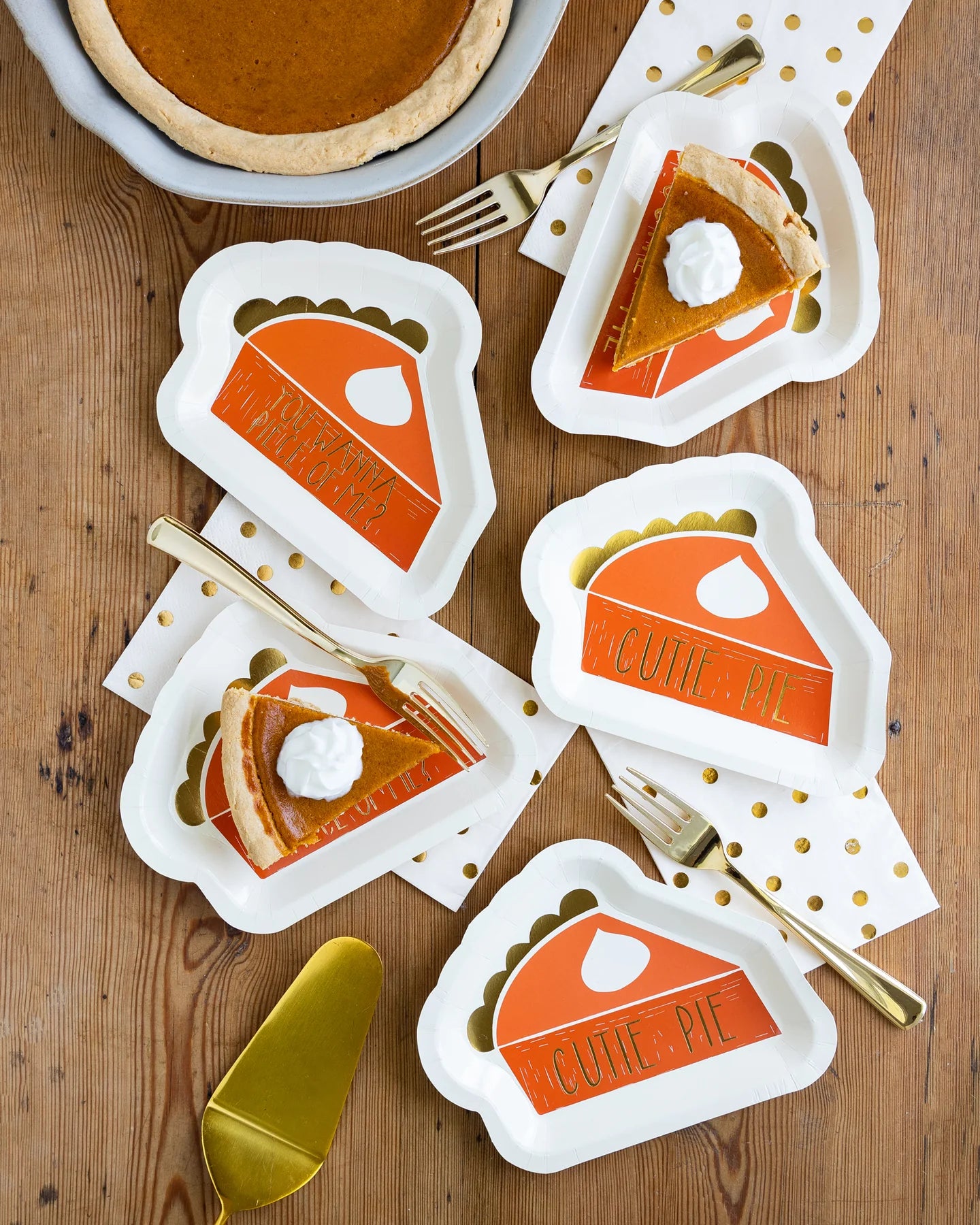 Pie Shaped 7" Paper Plate Set